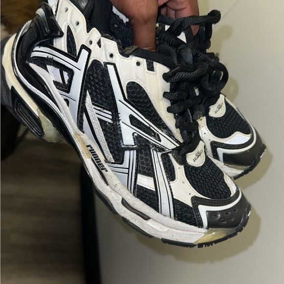Balenciaga Runner - Picture 10 of 12